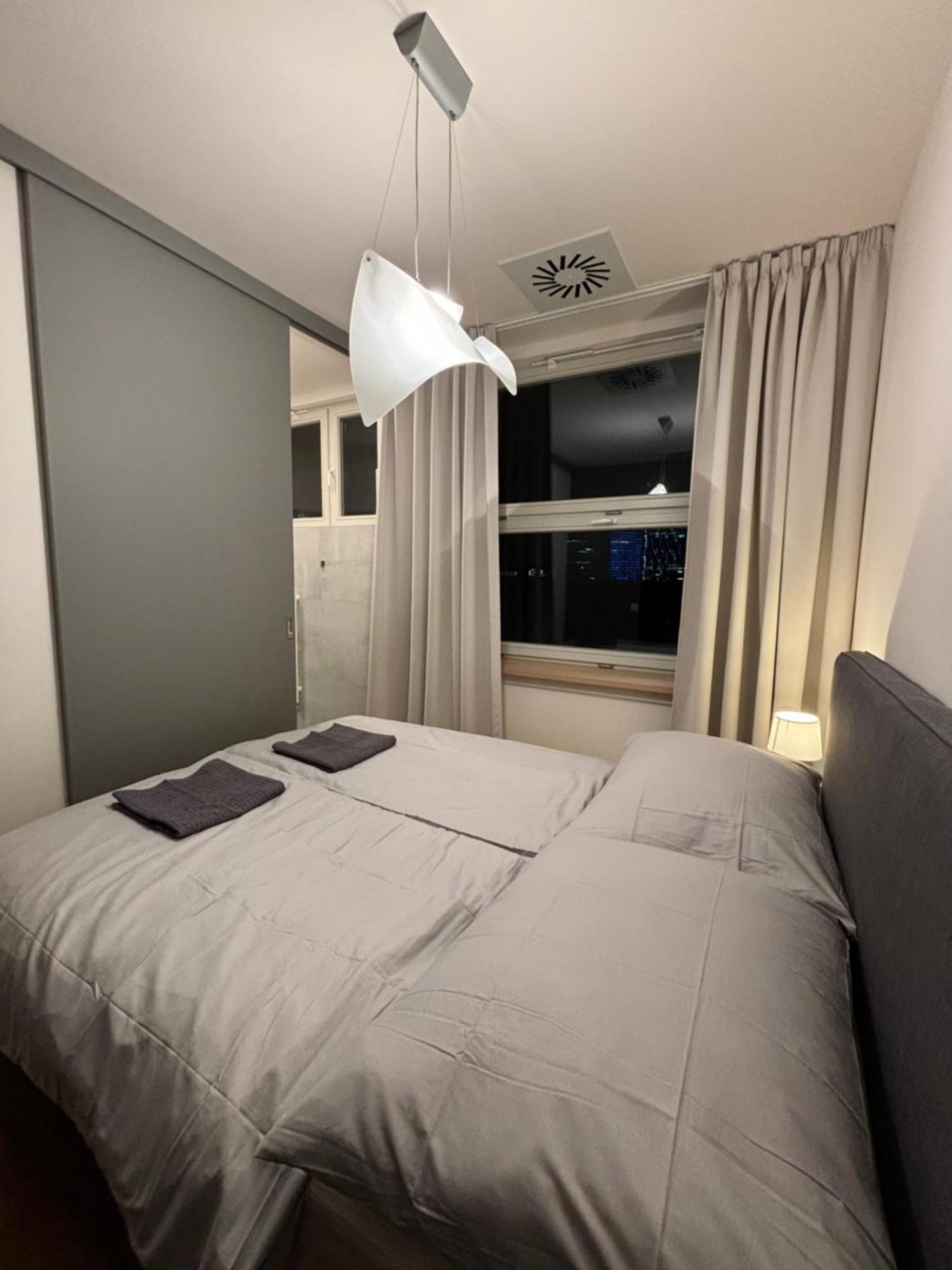 Main City Center - Luxury - Free Parking - City View Bratislava Exteriör bild