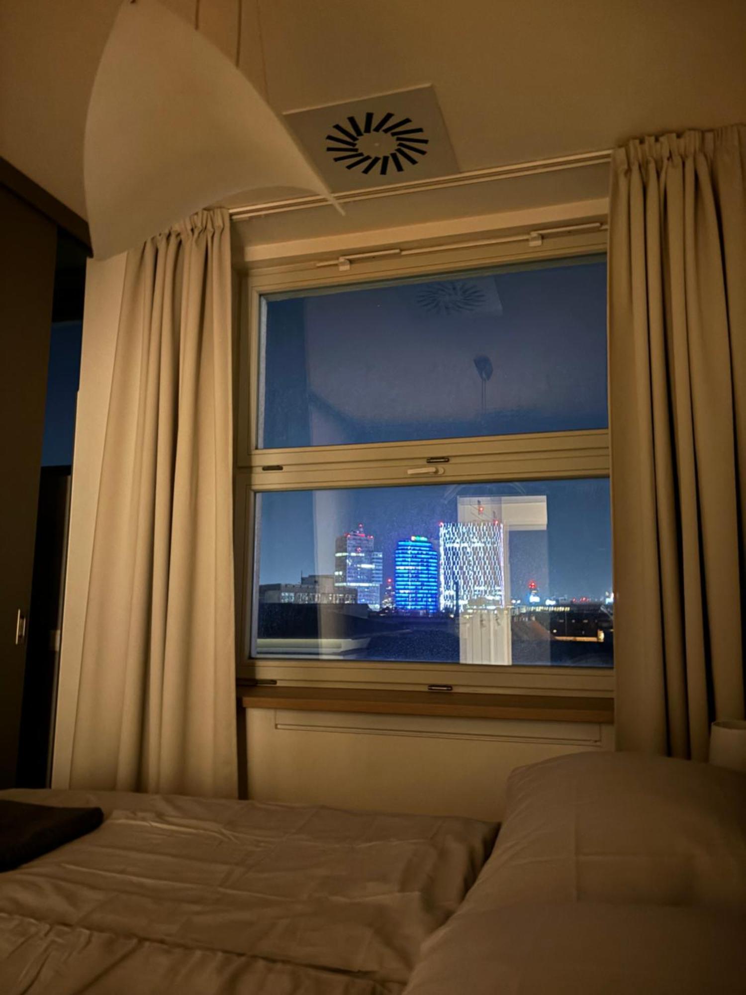 Main City Center - Luxury - Free Parking - City View Bratislava Exteriör bild